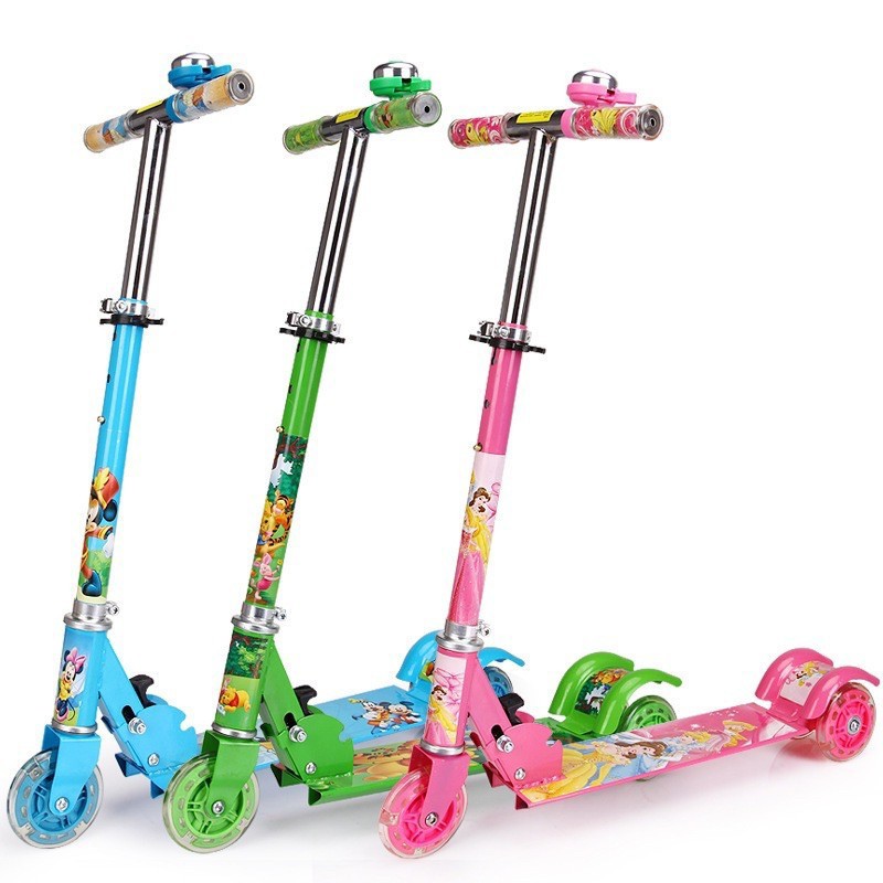 Xe scooter kim loại _bánh xe phat sáng