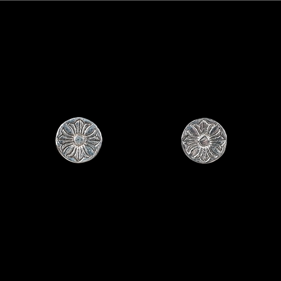 Khuyên tai Chrome Heart Gia Công Bạc Thái S925 Cao Cấp Tinh Xảo Kèm Hộp