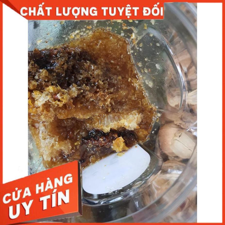 ong khoái mật ong rừng nguyên sáp 1kg