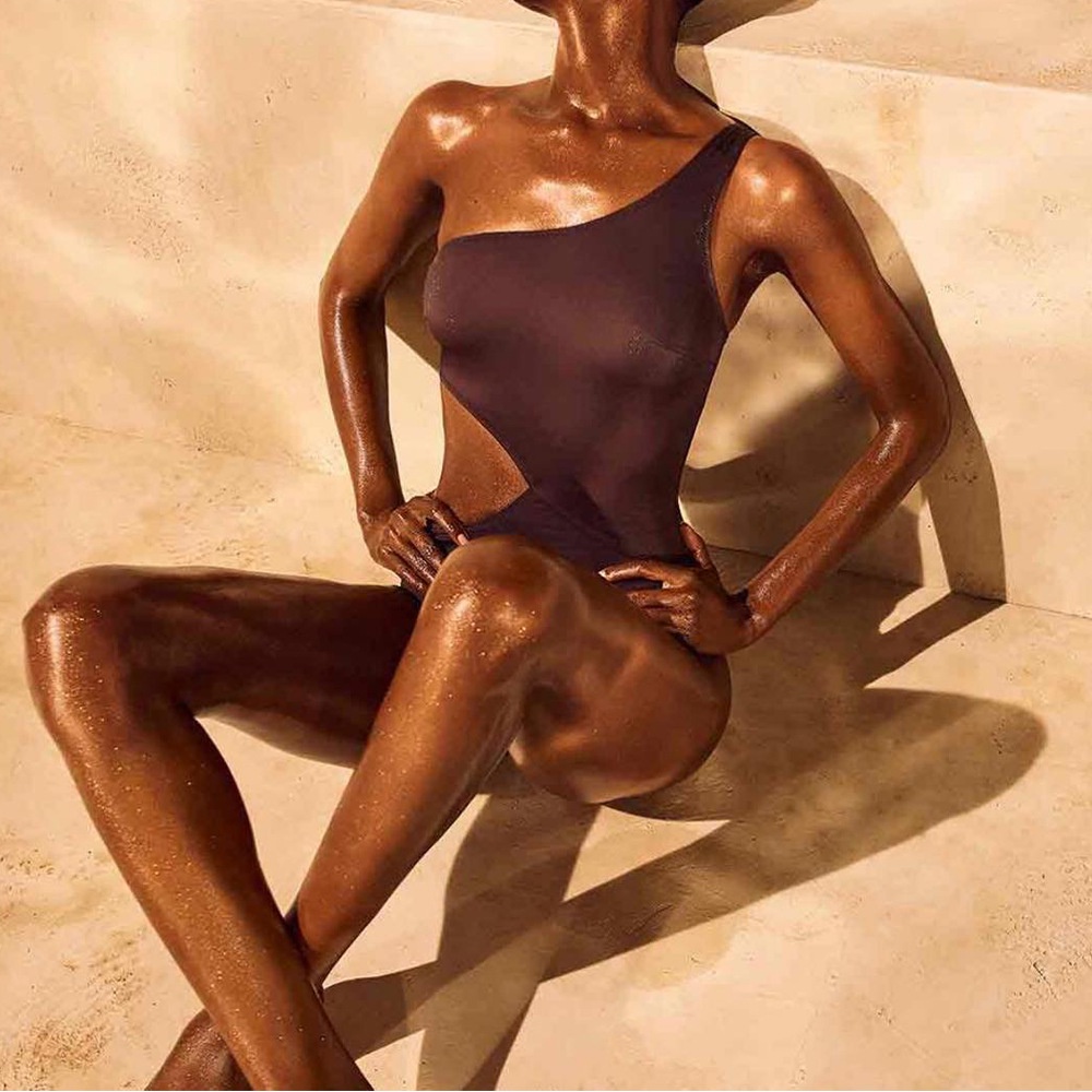 Kem Bắt Sáng Dạng Lỏng Trang Điểm Đa Năng Lâu Trôi