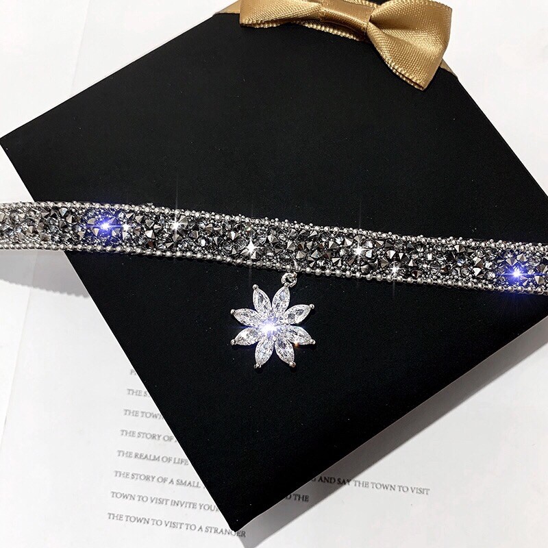 Vòng Cổ Choker Sillicon Mặt Hoa Đá Hàn Quốc