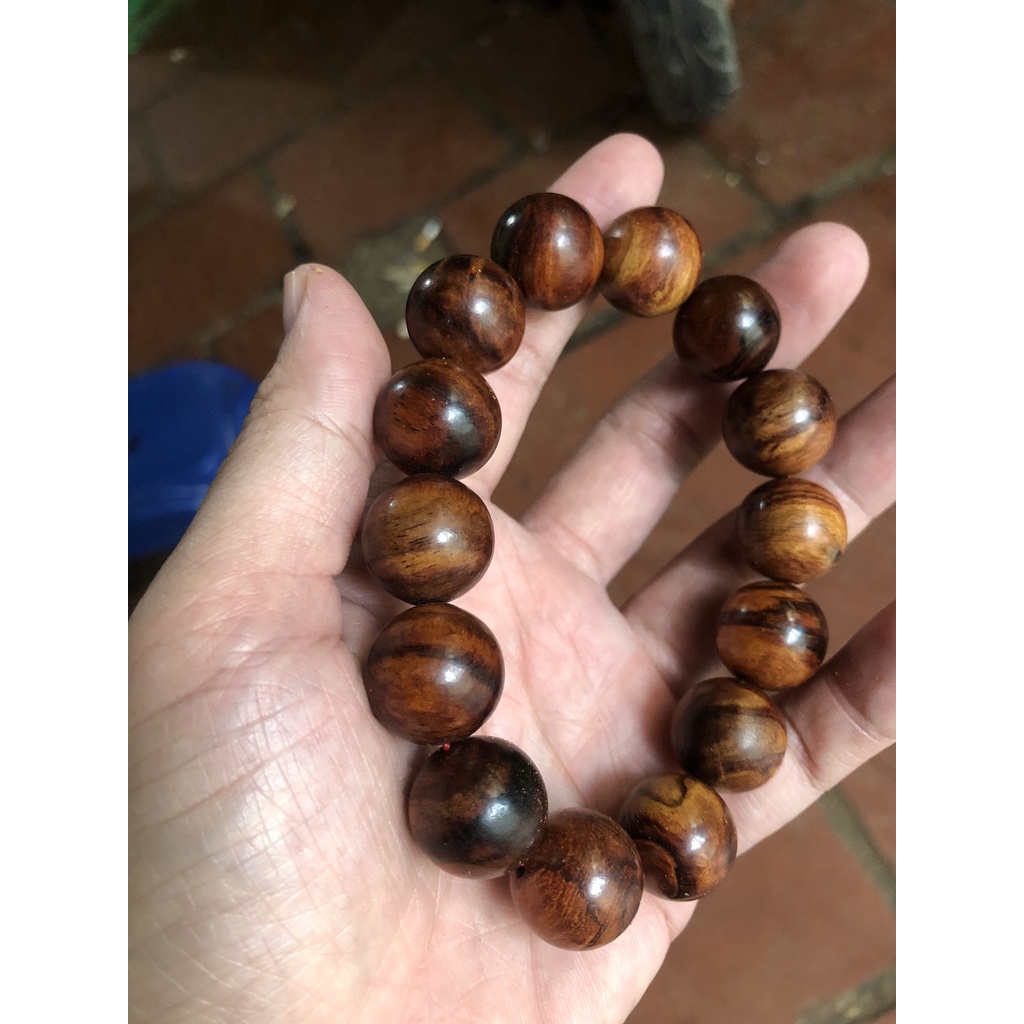 Vòng tay gỗ sưa đỏ bắc bộ hàng vân đẹp đủ size từ 10 đến 20 li