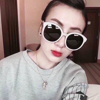 Kính đen Viền trắng siêu hót