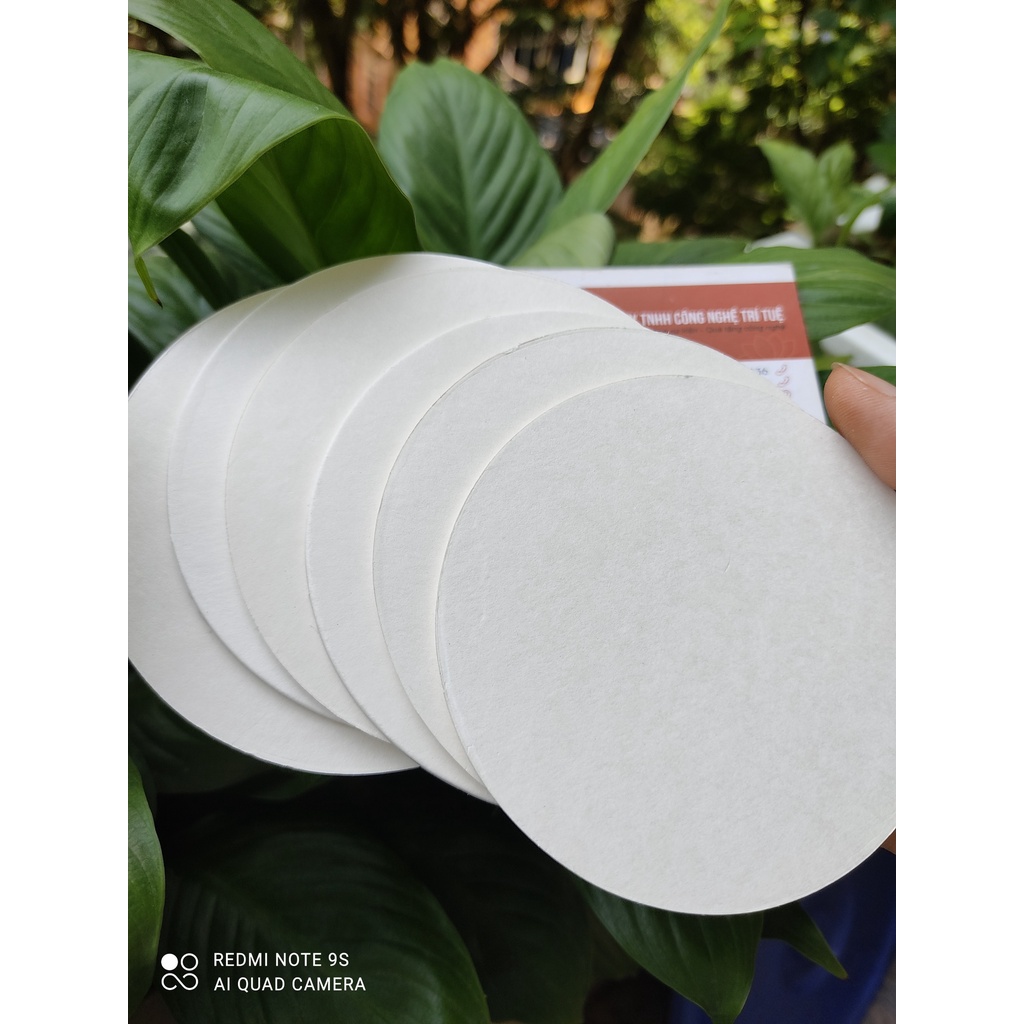 Bán đế lót ly giấy trắng trơn có sẵn dùng cho các sựu kiện chương trình