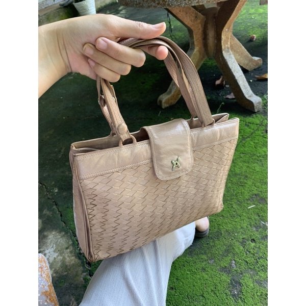 Túi xách tay da đan thơm