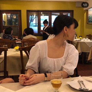 Áo croptop cổ vuông tay bồng