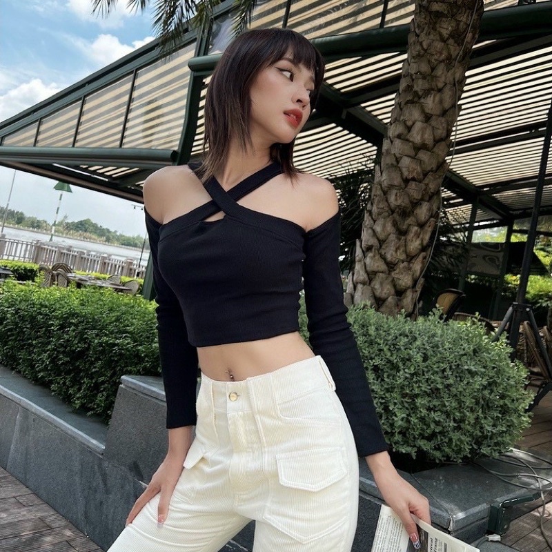 ÁO CROTOP ÔM BODY CHÉO CỔ X TAY DÀI CHIZISHOP TRỄ VAI CHẤT THUN CO GIÃN CRT41