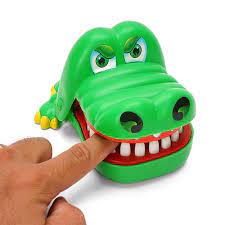 Trò Chơi Khám Răng Cá Sấu Cắn Tay