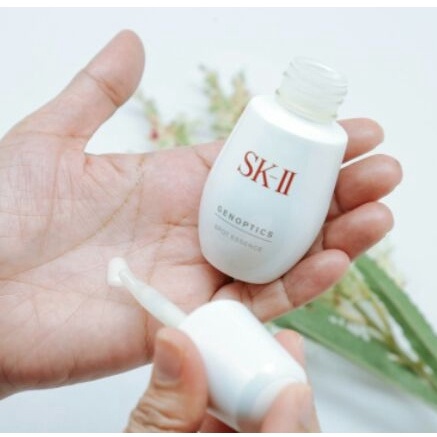 Tinh chất serum SKII Genoptics Spot Essence mờ thâm nám và trắng da 50ml Nhật Bản