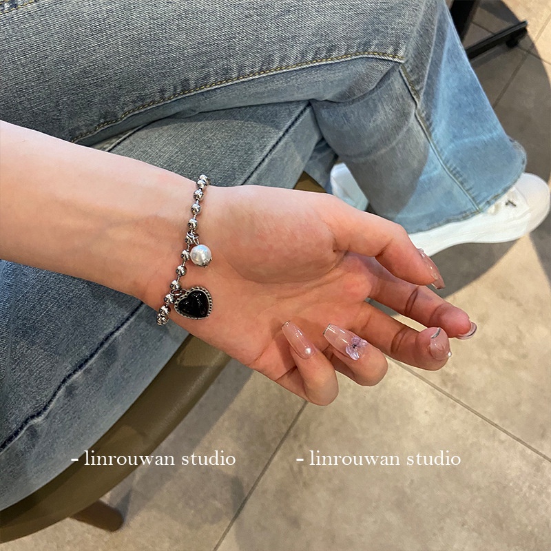 Vòng Tay Chuỗi Hạt Ngọc Trai Mặt Trái Tim Màu Đen Thời Trang Cho Nữ