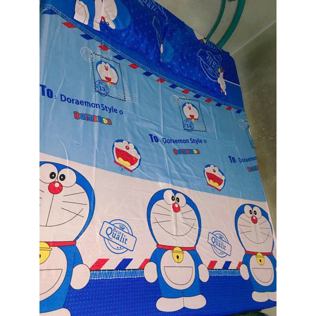 Set 1 drap nệm 2 vỏ gối nằm mẫu Doraemon tem thư 1M6X2M