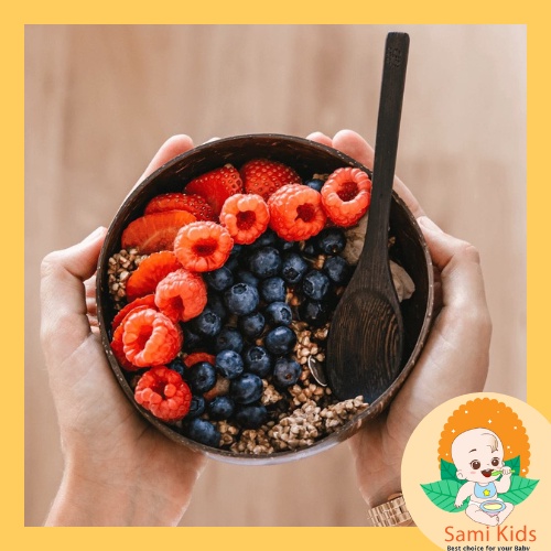 Bát gáo dừa kèm muỗng ăn granola, cháo, cơm, canh, chén thìa đựng đồ ăn dặm SAMI KIDS