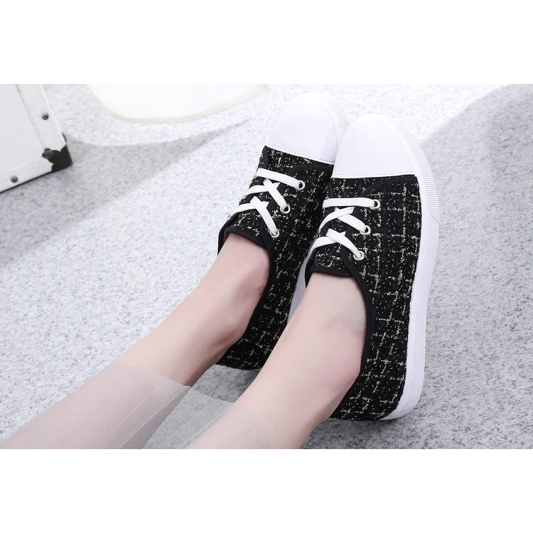 Giày lười nữ vải mềm mũi tròn đế bệt cao 2cm đen trắng