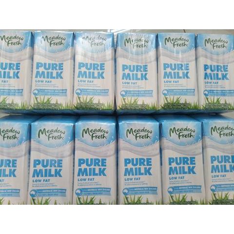 (Lốc 3 hộp) Sữa Tươi Meadow Fresh Ít béo 200ml - hsd T7/2020