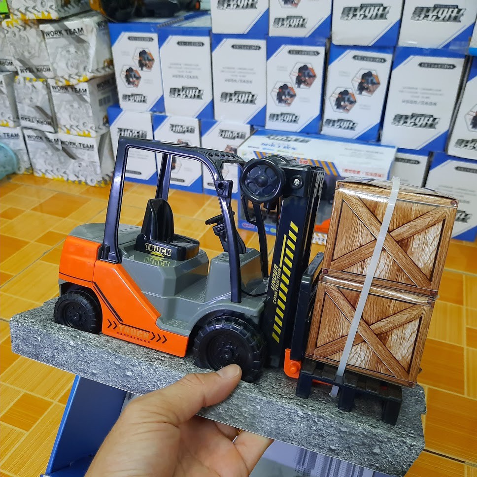 Xe nâng hàng đồ chơi tỉ lệ 1:10 mô hình xe đồ chơi trẻ em bằng nhựa kèm 2 thùng hàng bằng giấy