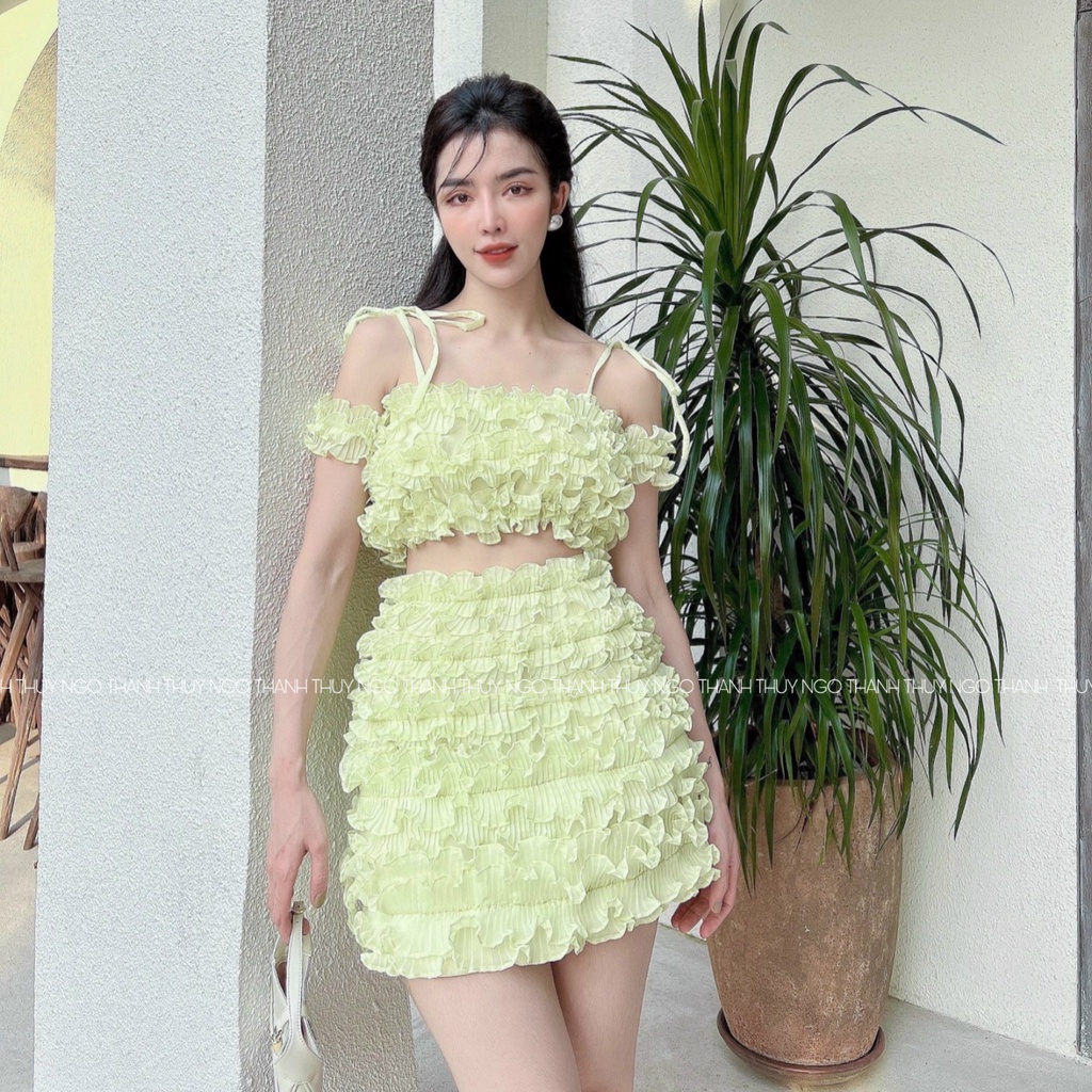 Set áo croptop hai dây chân váy ngắn bèo nhún siêu lạ Thuyngothanh