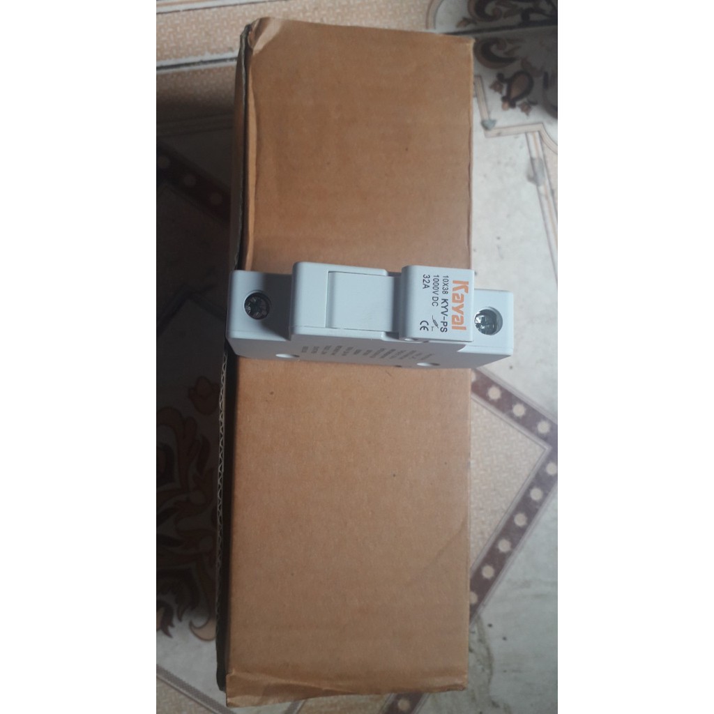 Cầu chì DC 1000V 32A chuyên dụng cho điện mặt trời