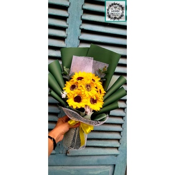 Bó hướng dương 7 bông tặng lễ tốt nghiệp