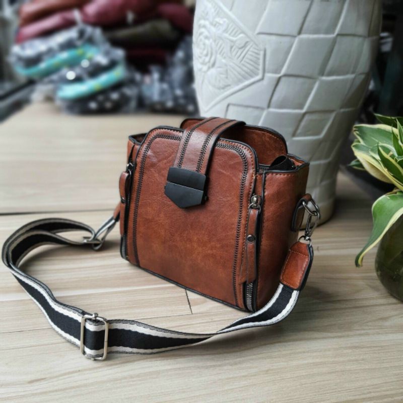 Túi đeo cheo 2 dải da bò | BigBuy360 - bigbuy360.vn