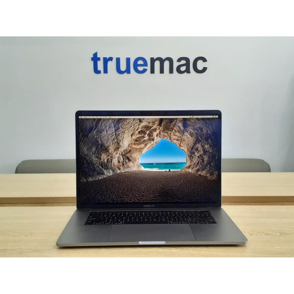 Macbook Pro 15" 2018 MR942 mới 99%