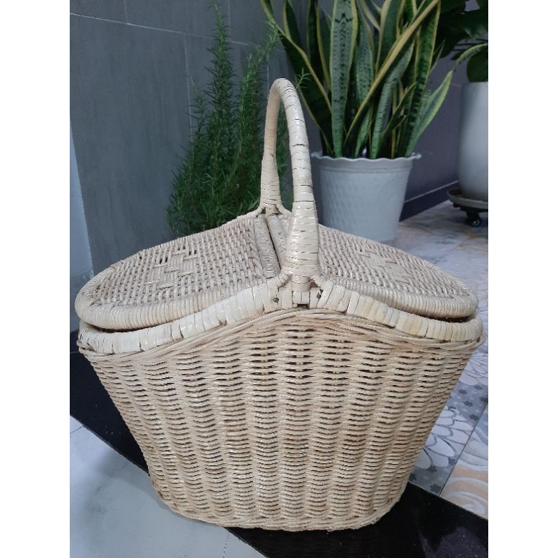 Giỏ mây đan có nắp đậy