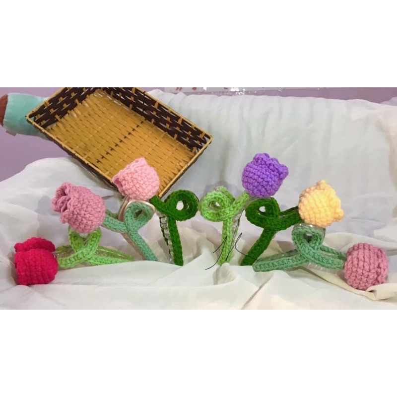 Kẹp tóc nữ hoa tulip bằng len handmade