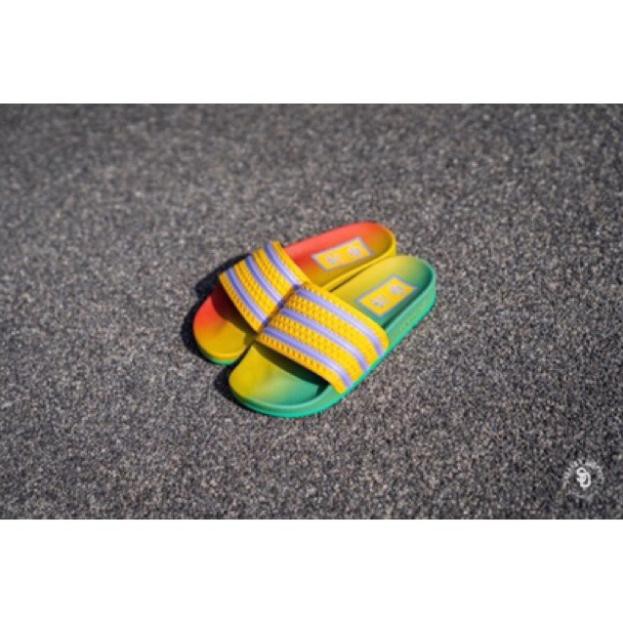 RẺ VÔ ĐỊCH : DÉP ADIDAS ADILETTE VNXK CỰC CHẤT ĐI BIỂN ĐI CHƠI HẾT Ý NHÉ AE Real ་