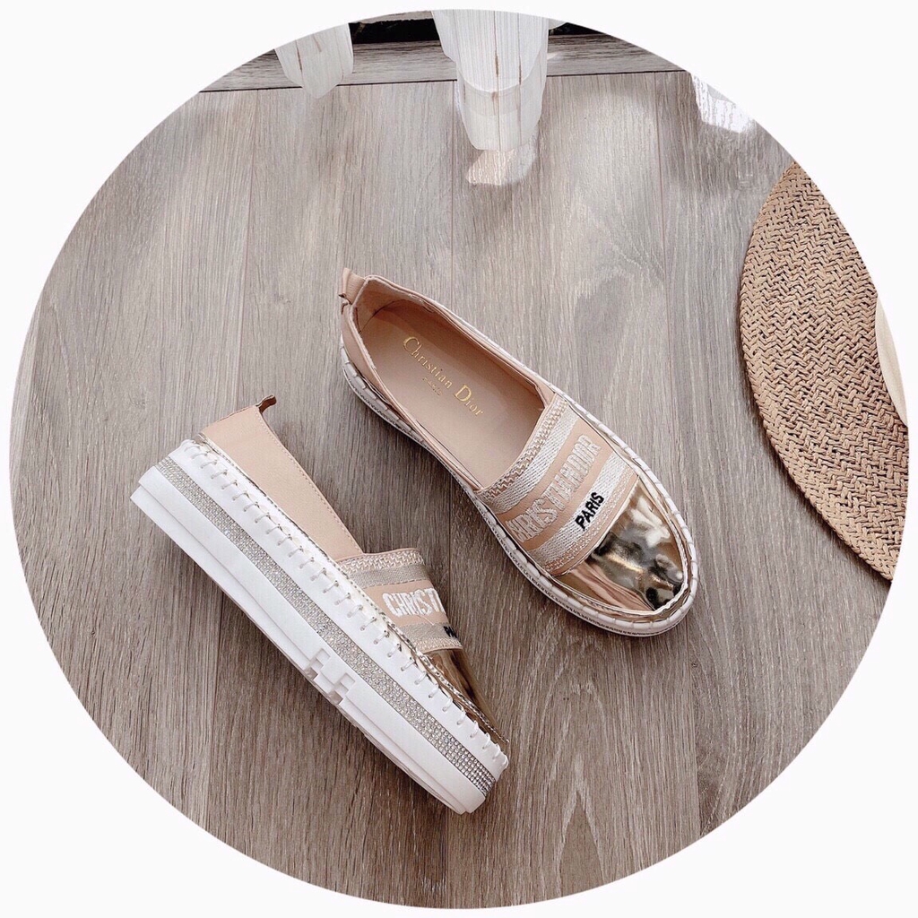 Giày lười nữ đế cao viền nạm đá da bóng sang chảnh | BigBuy360 - bigbuy360.vn