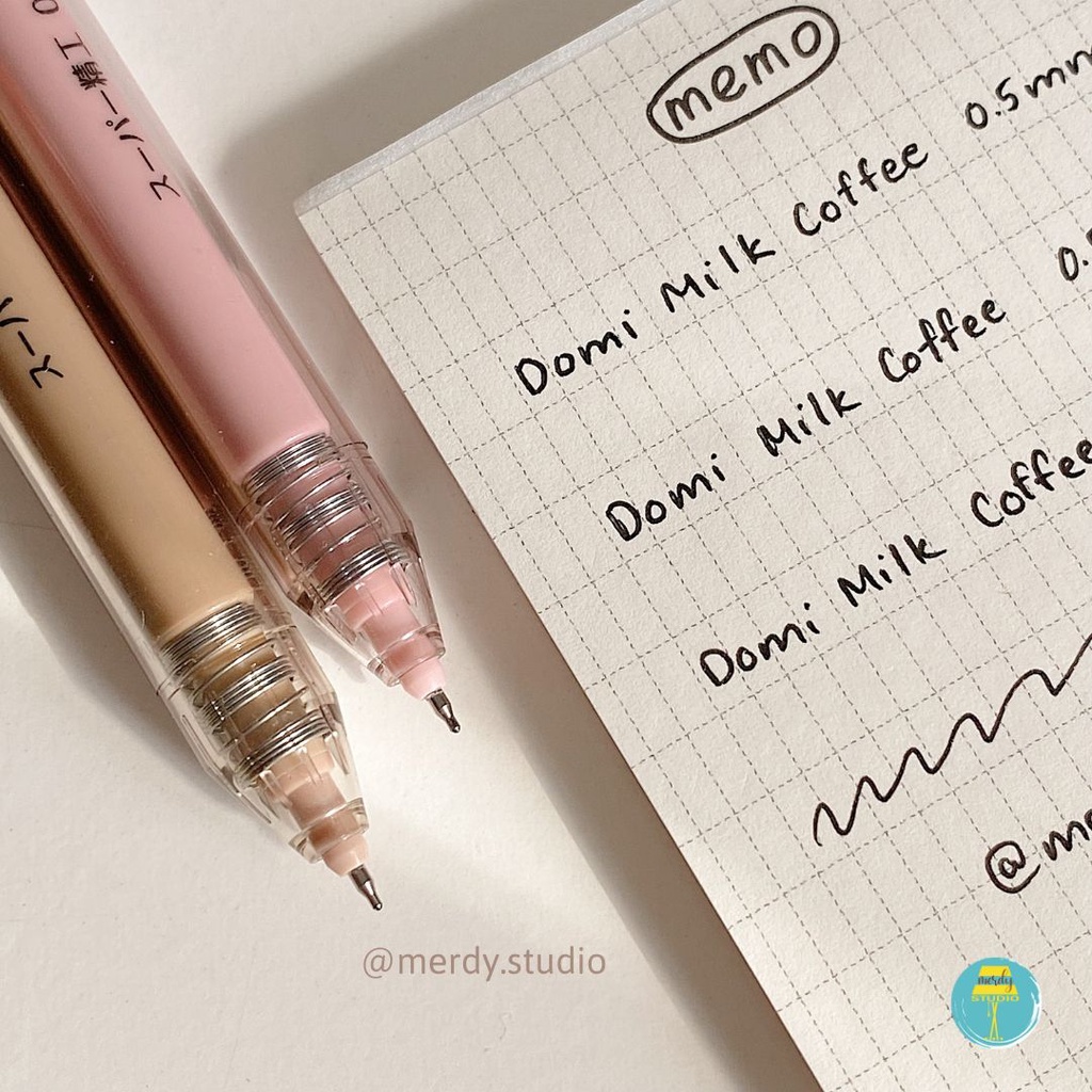 Bút bấm DOMI Milk Coffee mực đen ngòi 0.5mm