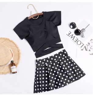 Set bikini quần váy - áo cộc tay