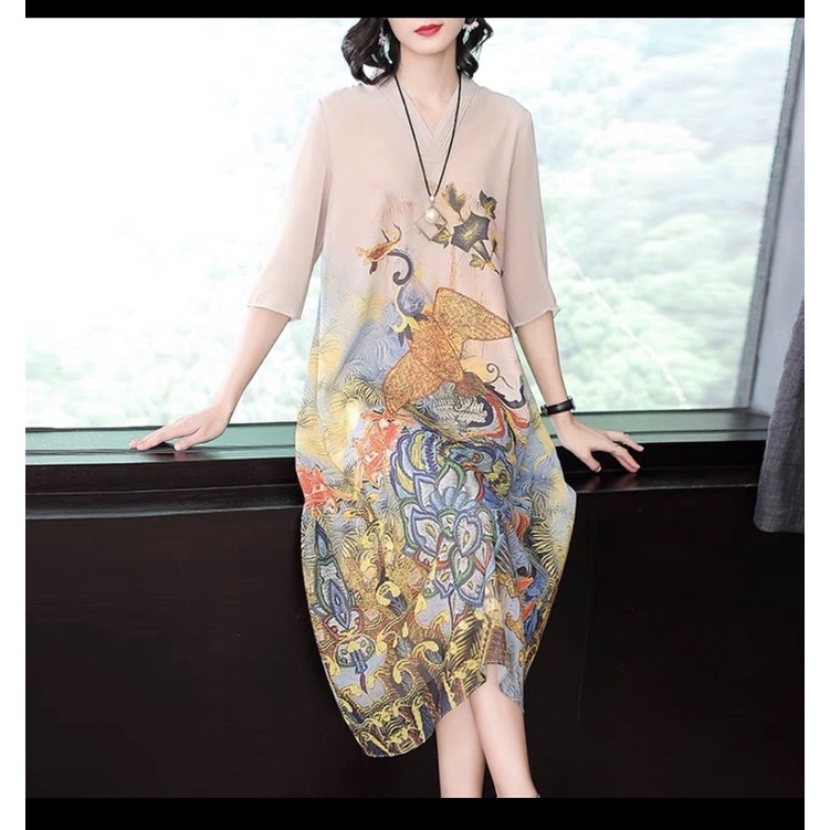 Váy suông in hình đẹp, tôn dáng, sang trọng. Hàng quảng châu đẹp. Chất mềm mặc thích lắm nha.