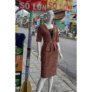 ĐẦM TRUNG NIÊN DỰ TIỆC THUN NHUNG ÁNH KIM CHE BỤNG