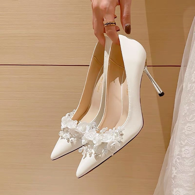 Giày cao gót viền hoa trắng gót nhọn fullbox hàng quảng châu cao cấp