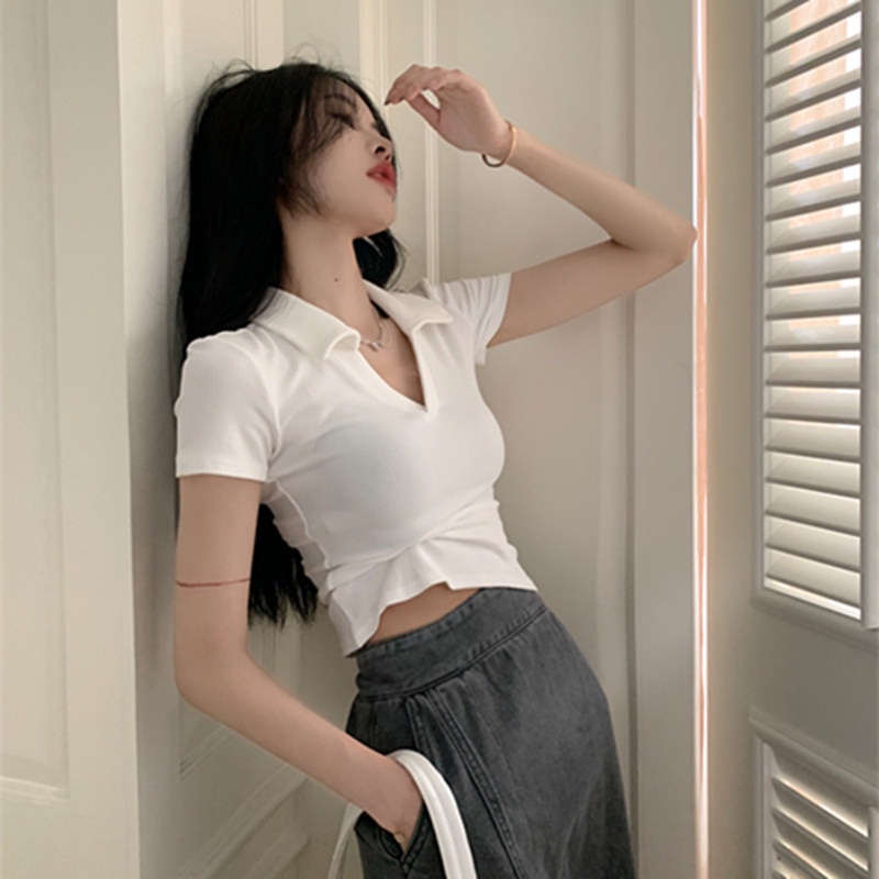 Áo croptop cổ polo Nữ tay ngắn COOL.BASIC, Croptop có cổ nữ tay ngắn trơn basic