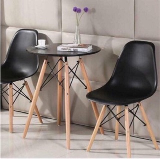 Ghế nhựa Eames chân gỗ đan