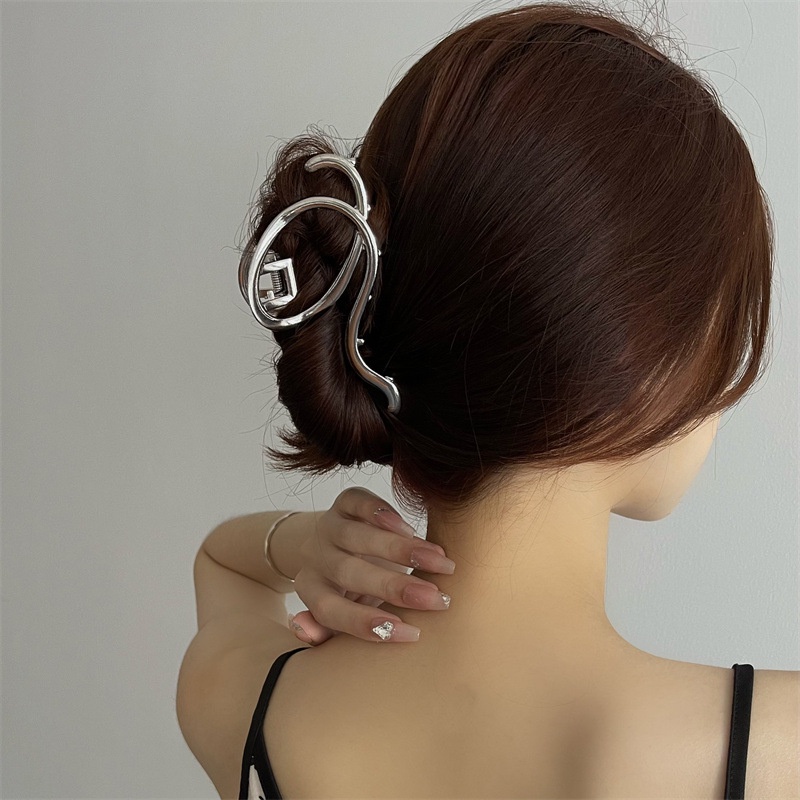 Kẹp Tóc Hình Cá Mập Bằng Kim Loại