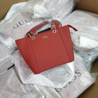 Túi cầm tay guess