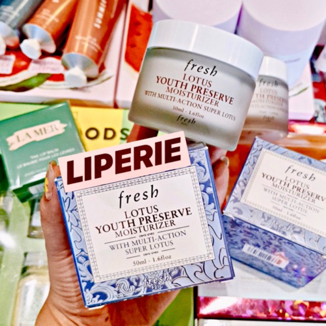 Kem dưỡng hoa sen ban ngày Fresh Lotus Youth Preserve Face Cream