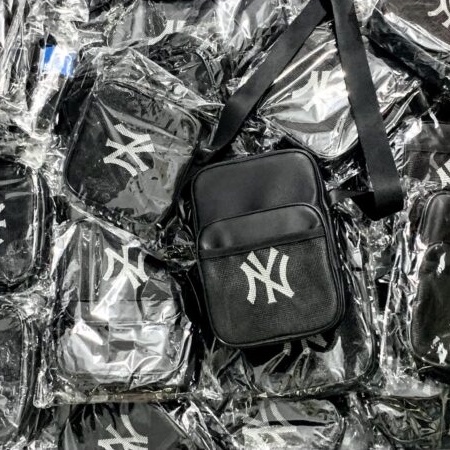 Túi đeo chéo đựng ipad NY MLB có ngăn lưới ngoài đựng vừa ipad mini bảo hành trọn đời khóa kéo