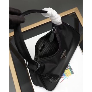 Túi kẹp nách prada super fullbox vip