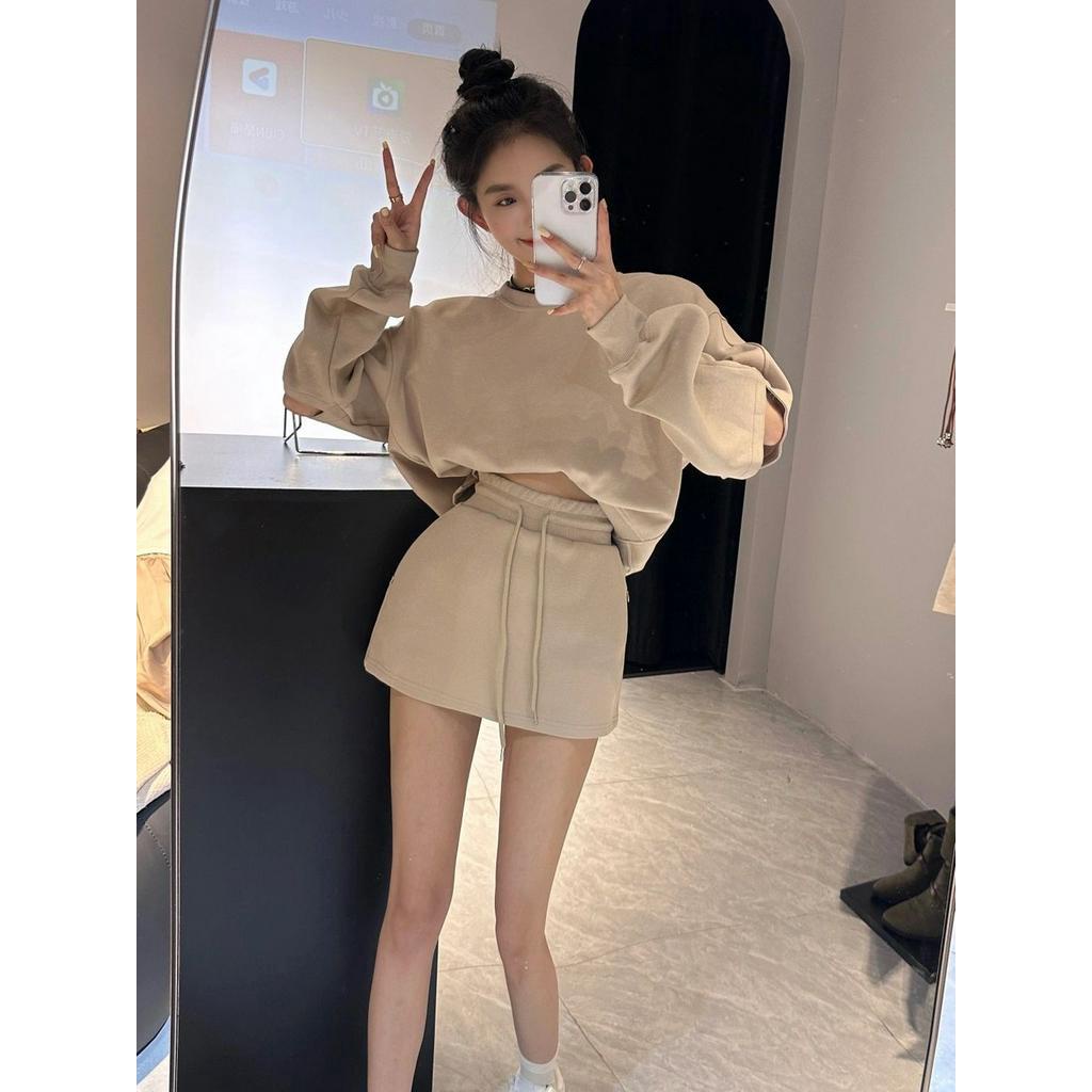 Set Thời Trang Mới Kiểu Dáng Thể Thao Giản Dị