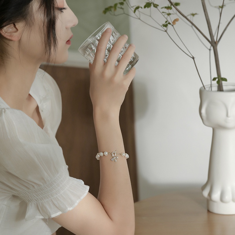 Lắc tay hạt trai nước ngọt LEMI Vòng tay con ong đính đá Zircon chốt cài ngang phong cách Vintage