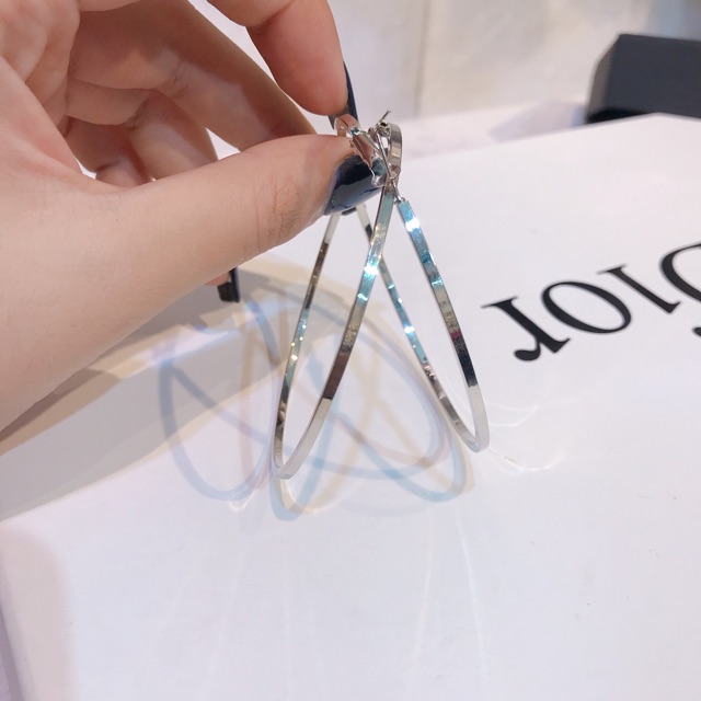 Khuyên tai tròn trơn cạnh vuông sang chảnh