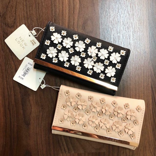 Ví Newlook hoa cúc xuất xịn full tag - NEWLOOK 3D FLORAL PURSE