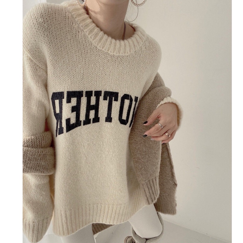 Áo sweater dệt kim tay dài cổ tròn dáng rộng in chữ thời trang