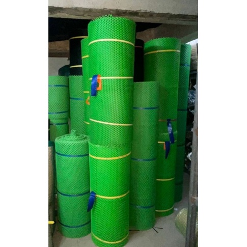 Lưới nhựa mắt cáo màu xanh làm hàng rào,làm chuồng .che chắn côn trùng