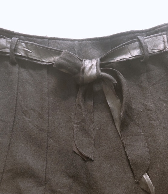 Váy dạ dáng lạ