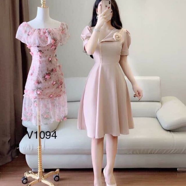 Váy cổ bẻ lệch kèm nơ xinh xắn