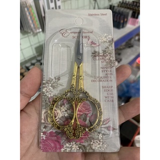 Kéo cắt fom móng úp hoa văn
