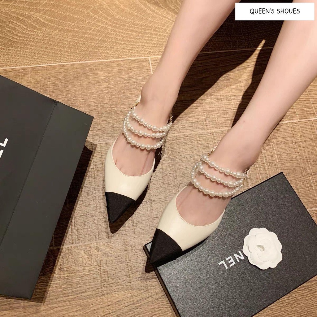 Giày Sandal Bít Mũi Đế Phẳng Đính Ngọc Trai Phong Cách Mới Mùa Hè Cho Nữ